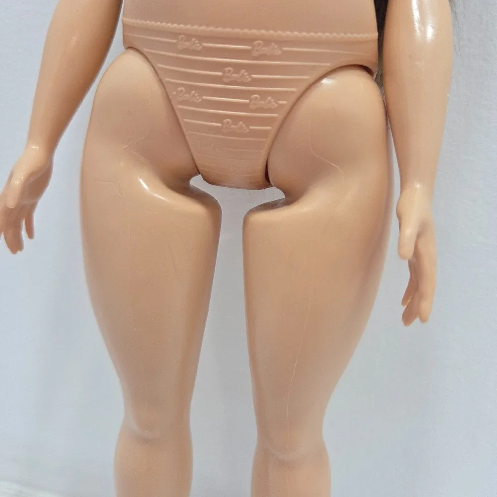 Barbie Fashionistas Doll #149 Curvy Brunette Caucasian GHW63 Nude Doll Only